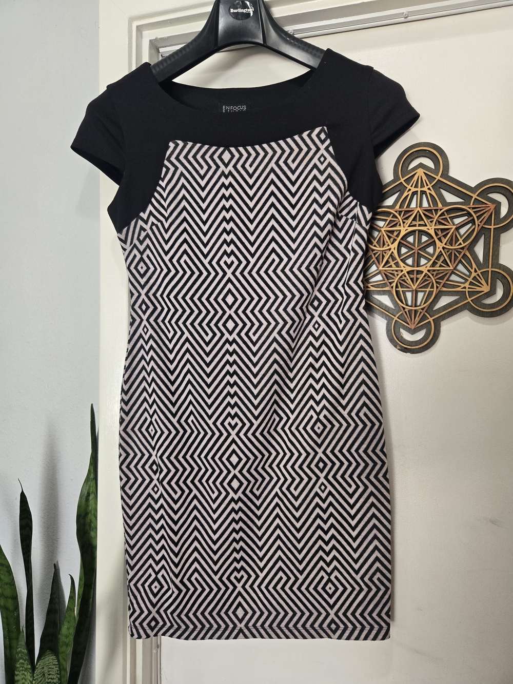 Enfocus Studio Black & White Geometric Sheath Dress